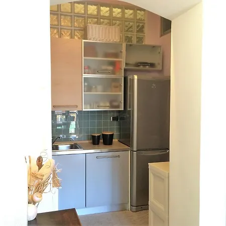 Flat 81 *